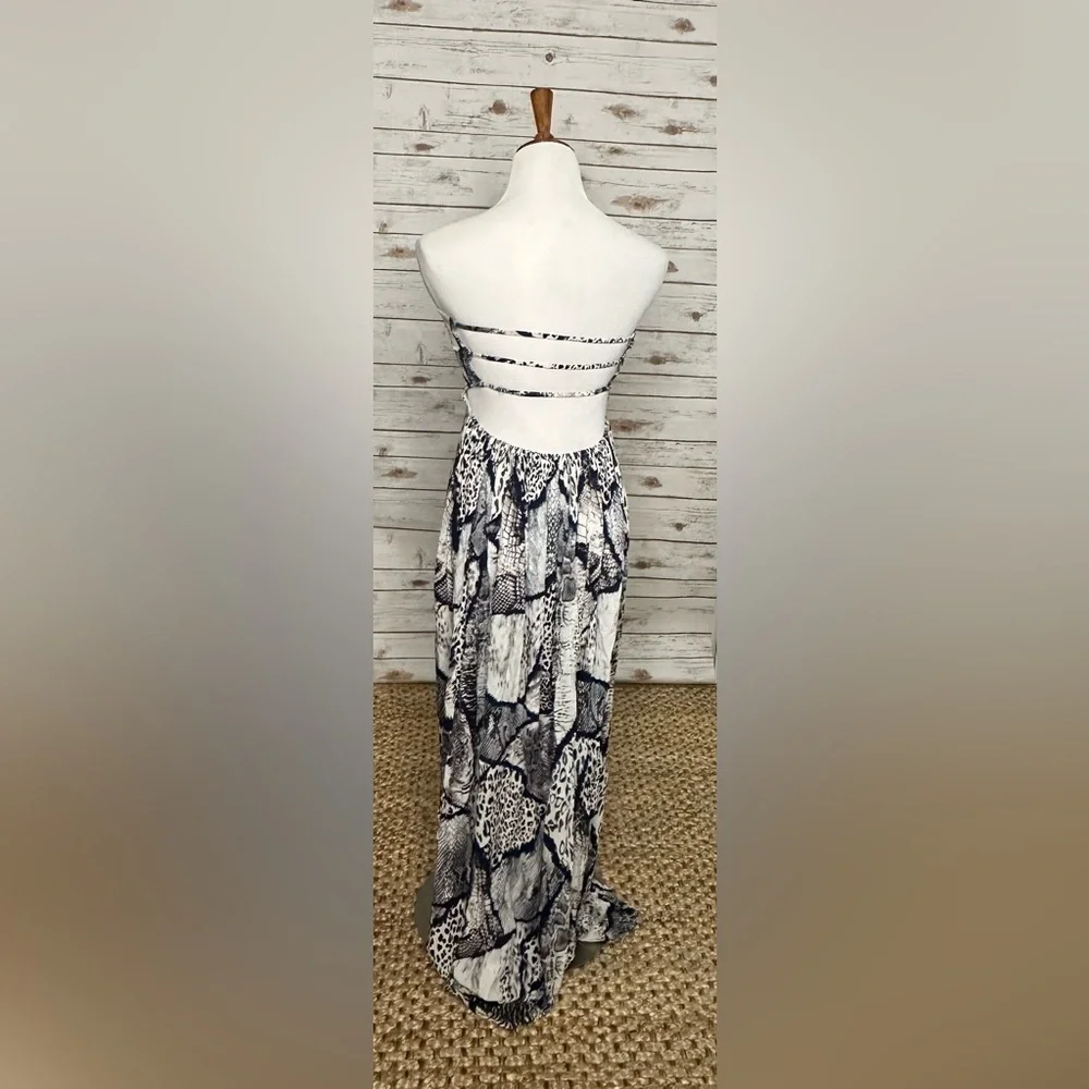Fashion Nova empire-waist strapless open back maxi dress - Picture 4 of 5